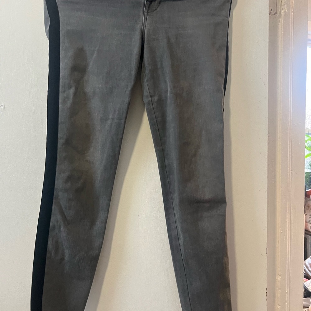 Frame Denim Gray Skinny Jeans with Black Side Stripe